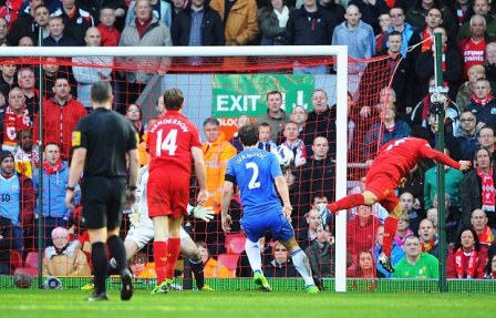 Suarez Samakan Skor, Liverpool vs Chelsea 2 - 2
